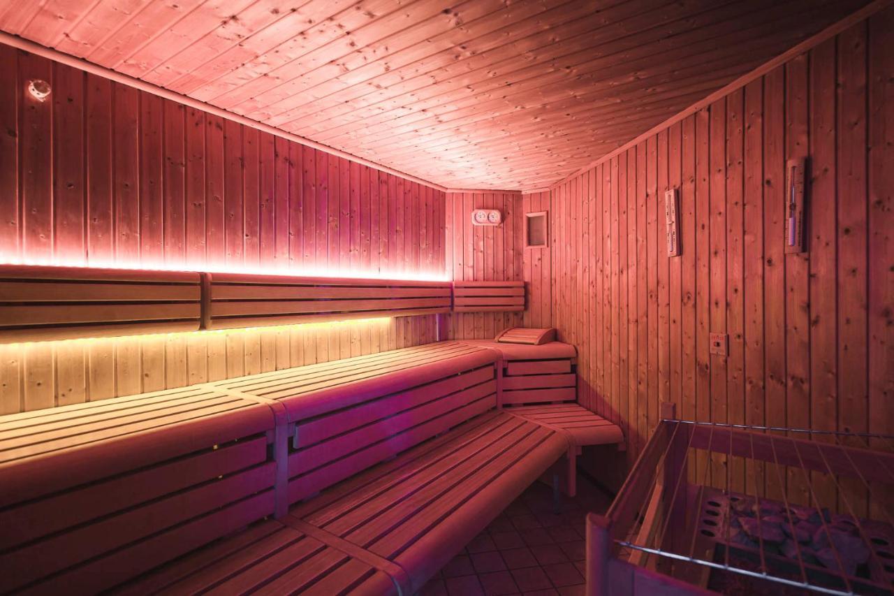 Majestic - Unique Spa Resort Bruneck Buitenkant foto